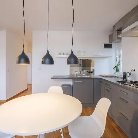 Penthouse Idealement Situe * Brussels